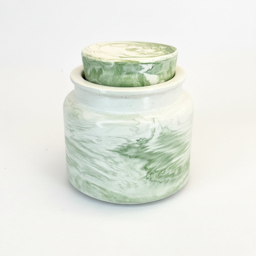 Vela artesanal de eucalipto fresco con notas de bosque / resina (90 g)