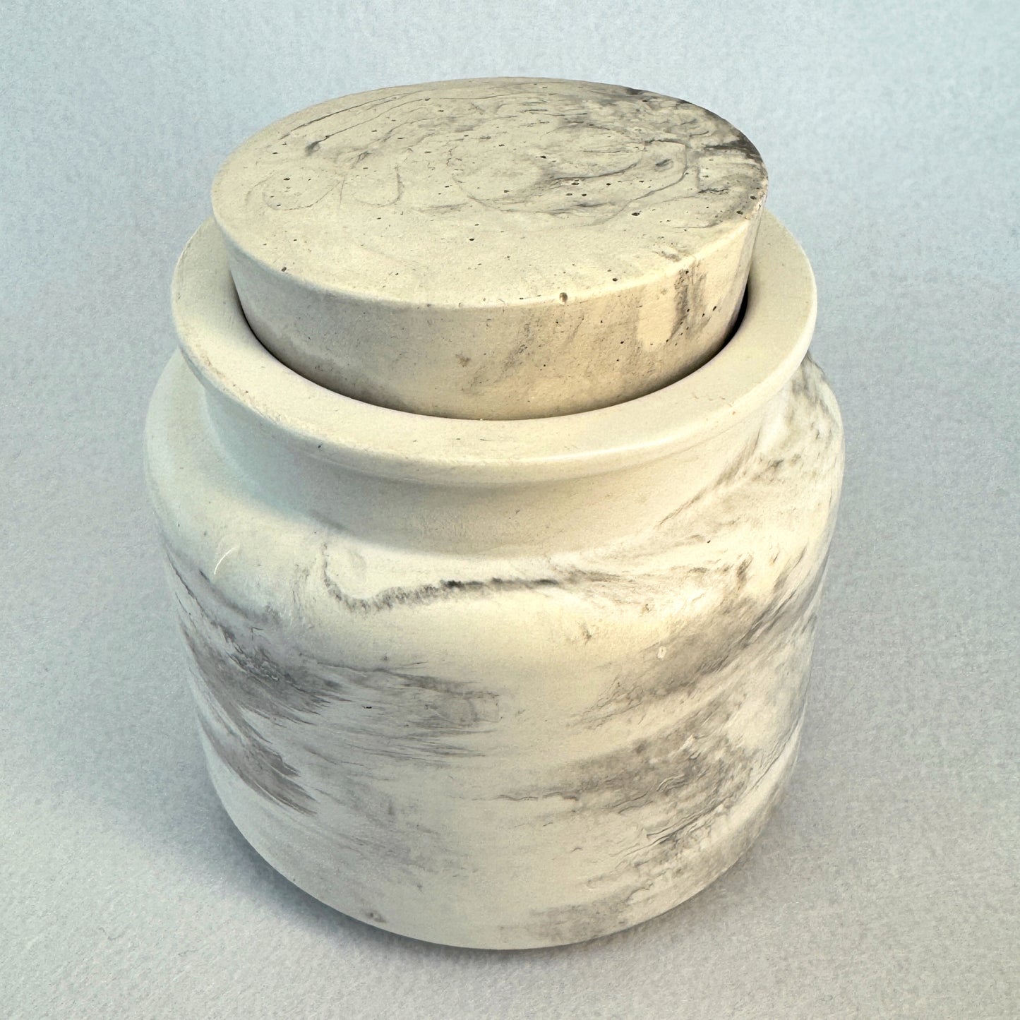 MÁRMOL BLANCO-GRIS - Vela Estándar con Tapa (90g)