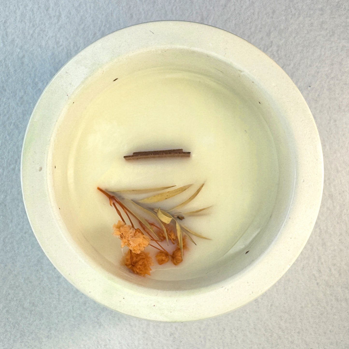 MÁRMOL BLANCO-VERDE - Vela Estándar con Tapa (90g)
