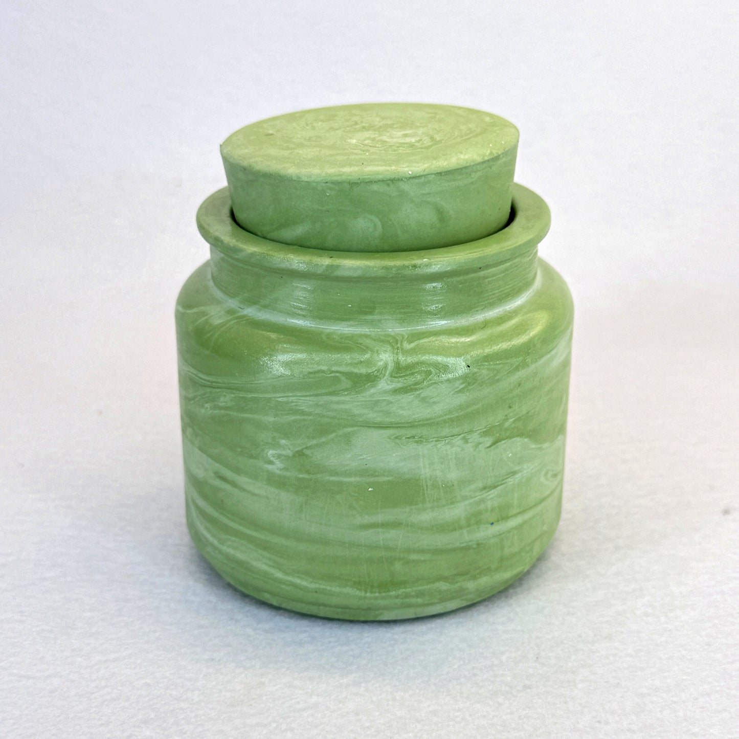 VERDE PASTEL - Vela Estándar con Tapa (90g)