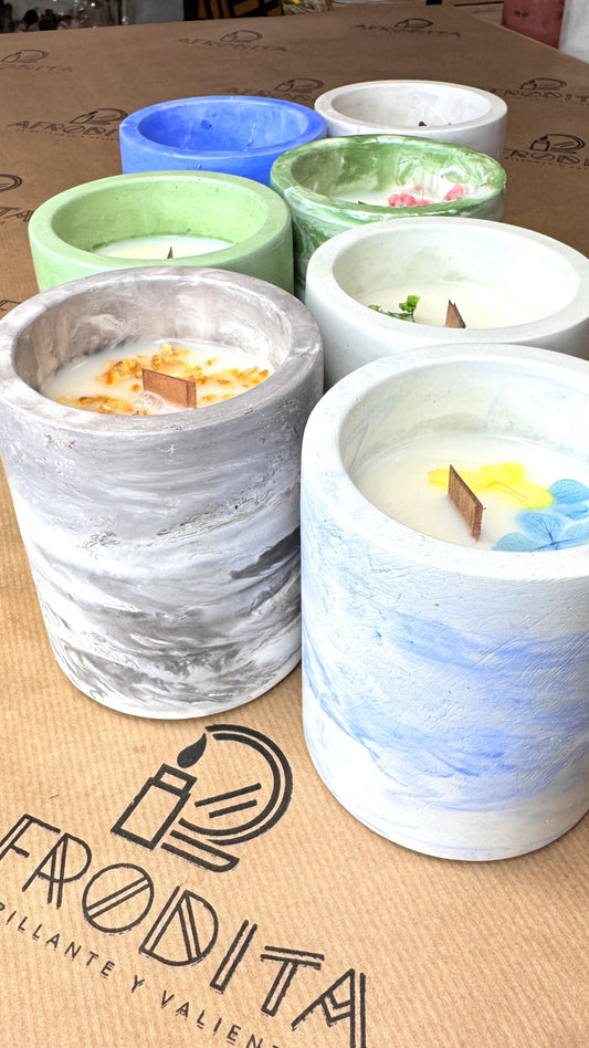 Fuego en Torre: velas artesanales de soja con diseño cilíndrico