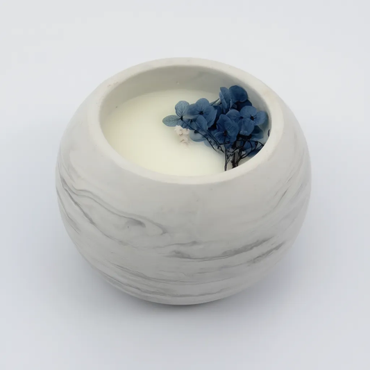 Vela artesanal esférica de Flores de Diosa – floral / armonioso (120 g)