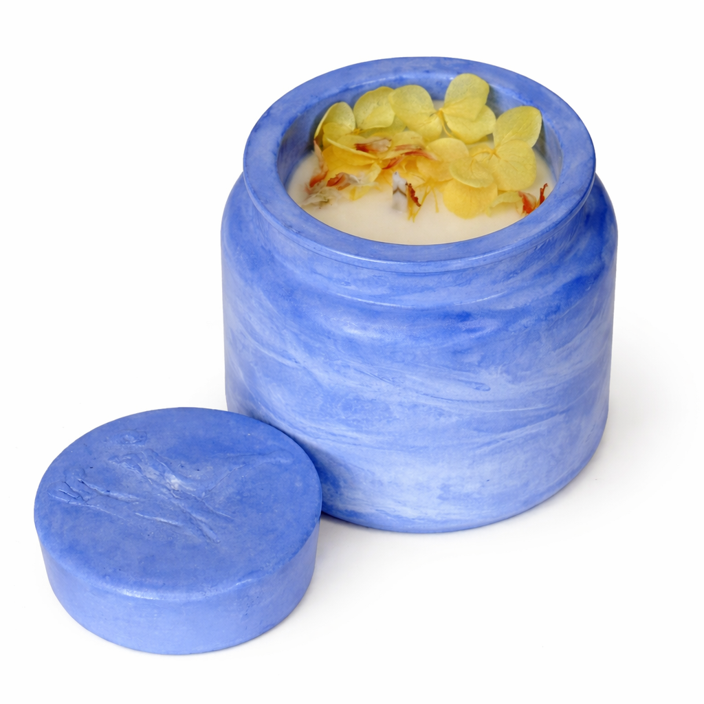 Vela artesanal de Peony – floral / suave (90 g)