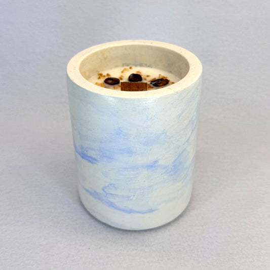 MÁRMOL BLANCO-AZUL - Vela Mediana (200g) - "Brownie Gourmet & Avellana Piamonte"
