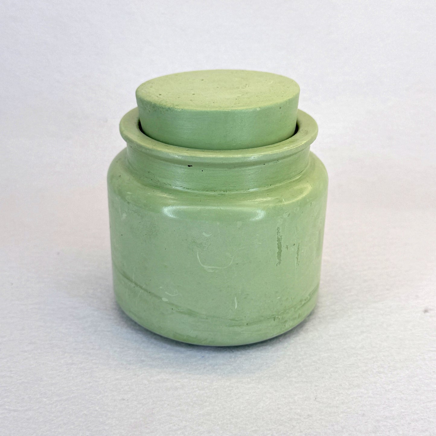 VERDE PASTEL - Vela Estándar con Tapa (90g) - "Capuccino"