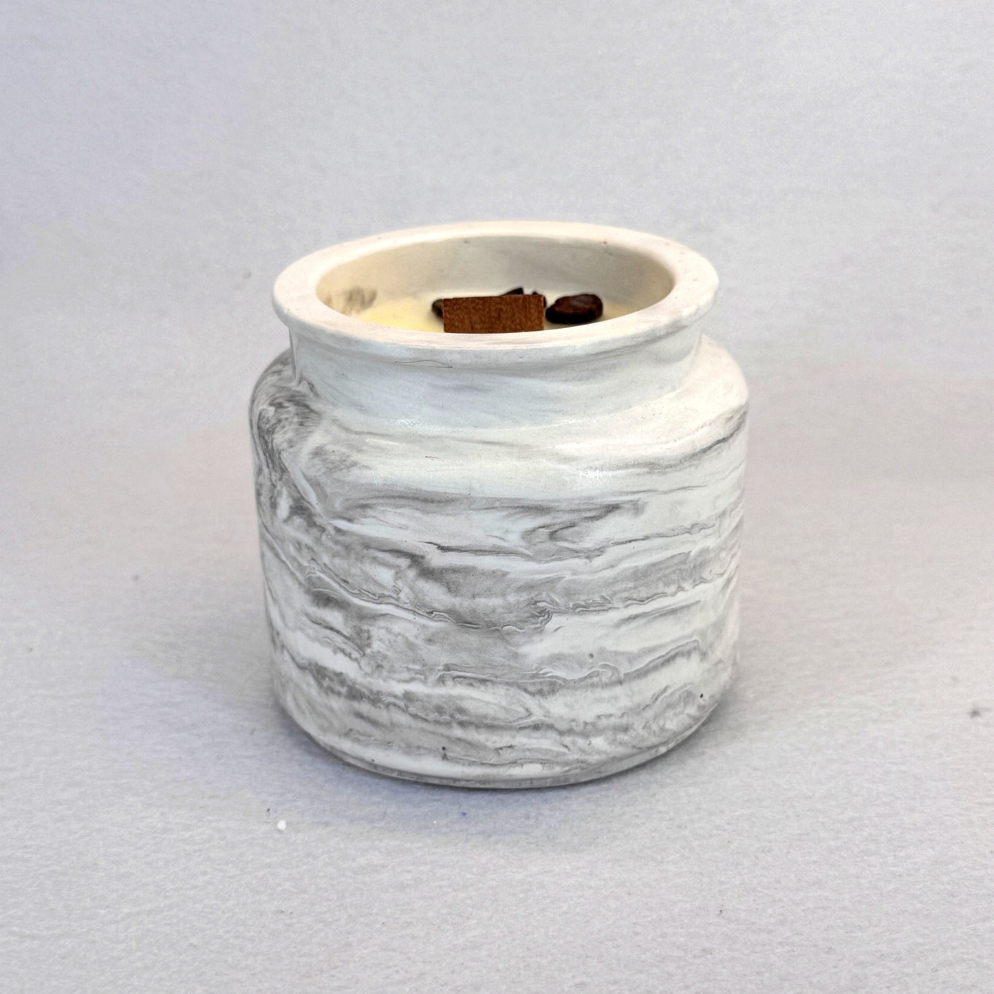 MÁRMOL BLANCO-GRIS - Vela Estándar con Tapa (90g) - "Capuccino"