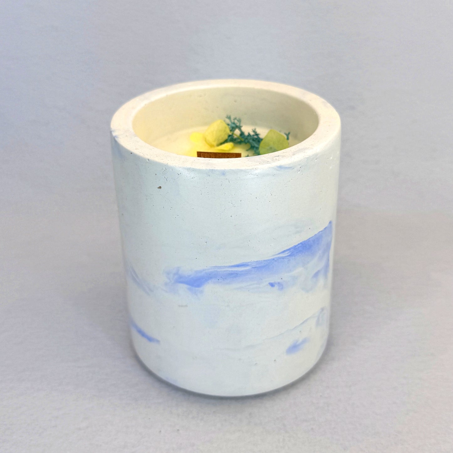 MÁRMOL BLANCO-AZUL – Vela Mediana (200g) - "Coco Milk & Vainilla Tahití"