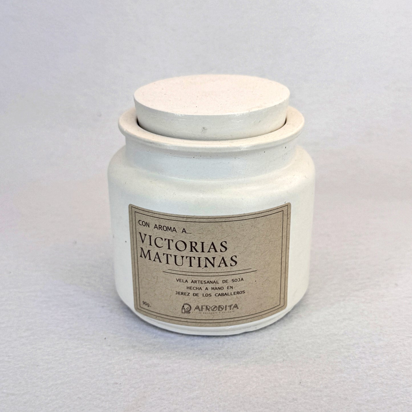 BLANCO - Vela Estándar con Tapa (90g) - “Con aroma a… Victorias Matutinas”