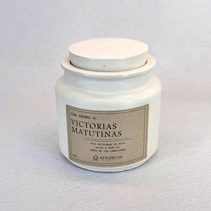 BLANCO - Vela Estándar con Tapa (90g) - “Con aroma a… Victorias Matutinas”