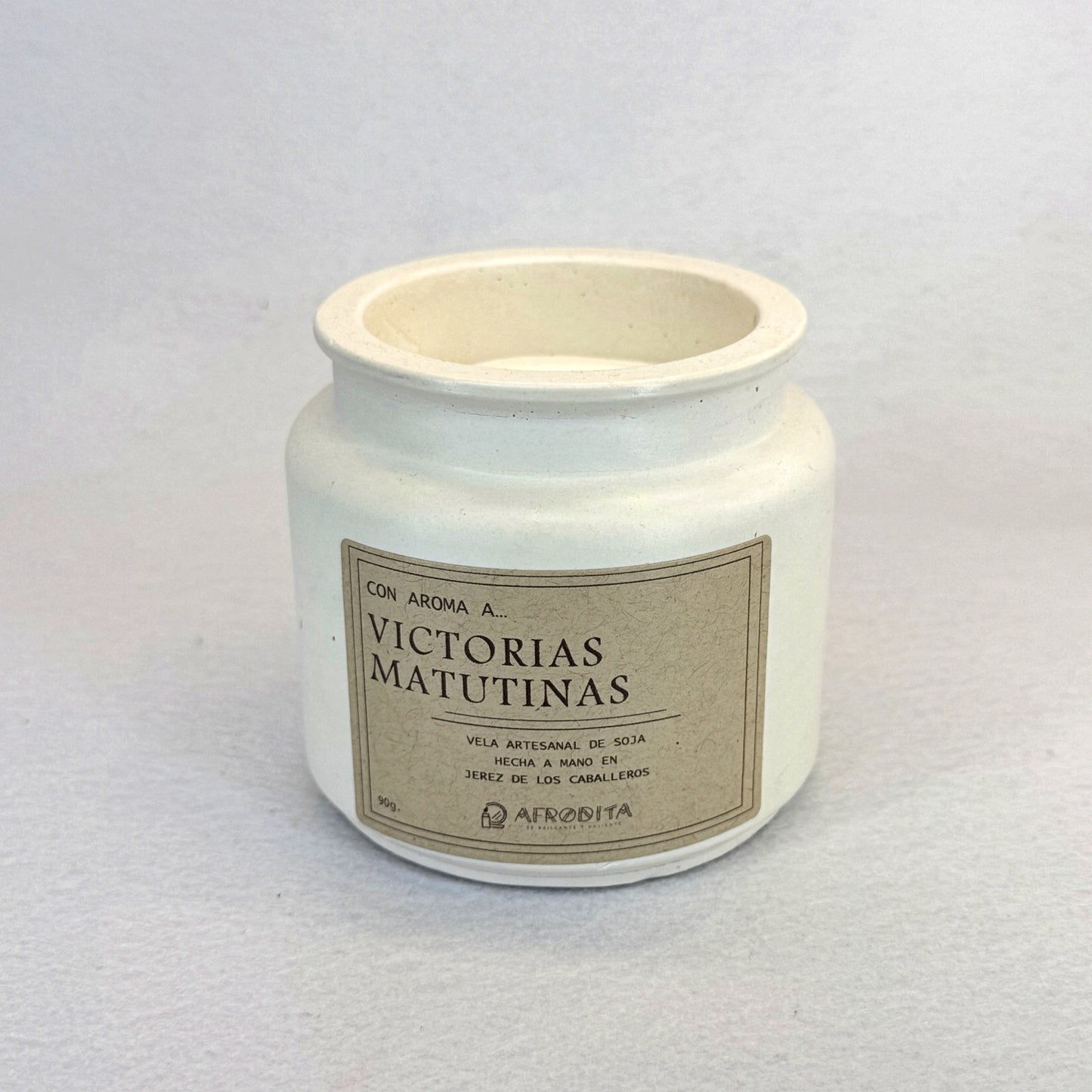 BLANCO - Vela Estándar con Tapa (90g) - “Con aroma a… Victorias Matutinas”