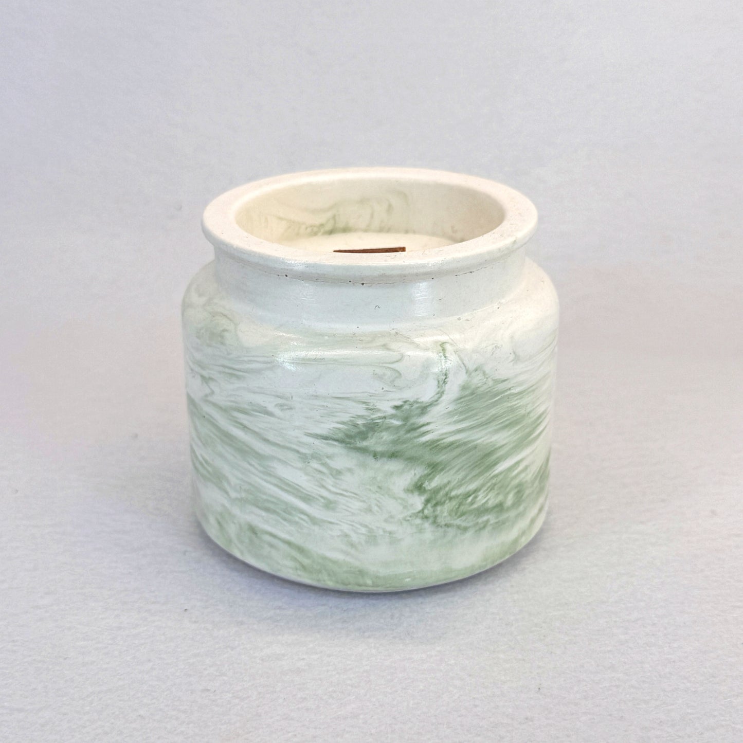 MÁRMOL BLANCO-VERDE - Vela Estándar con Tapa (90g) - "Eucalipto"