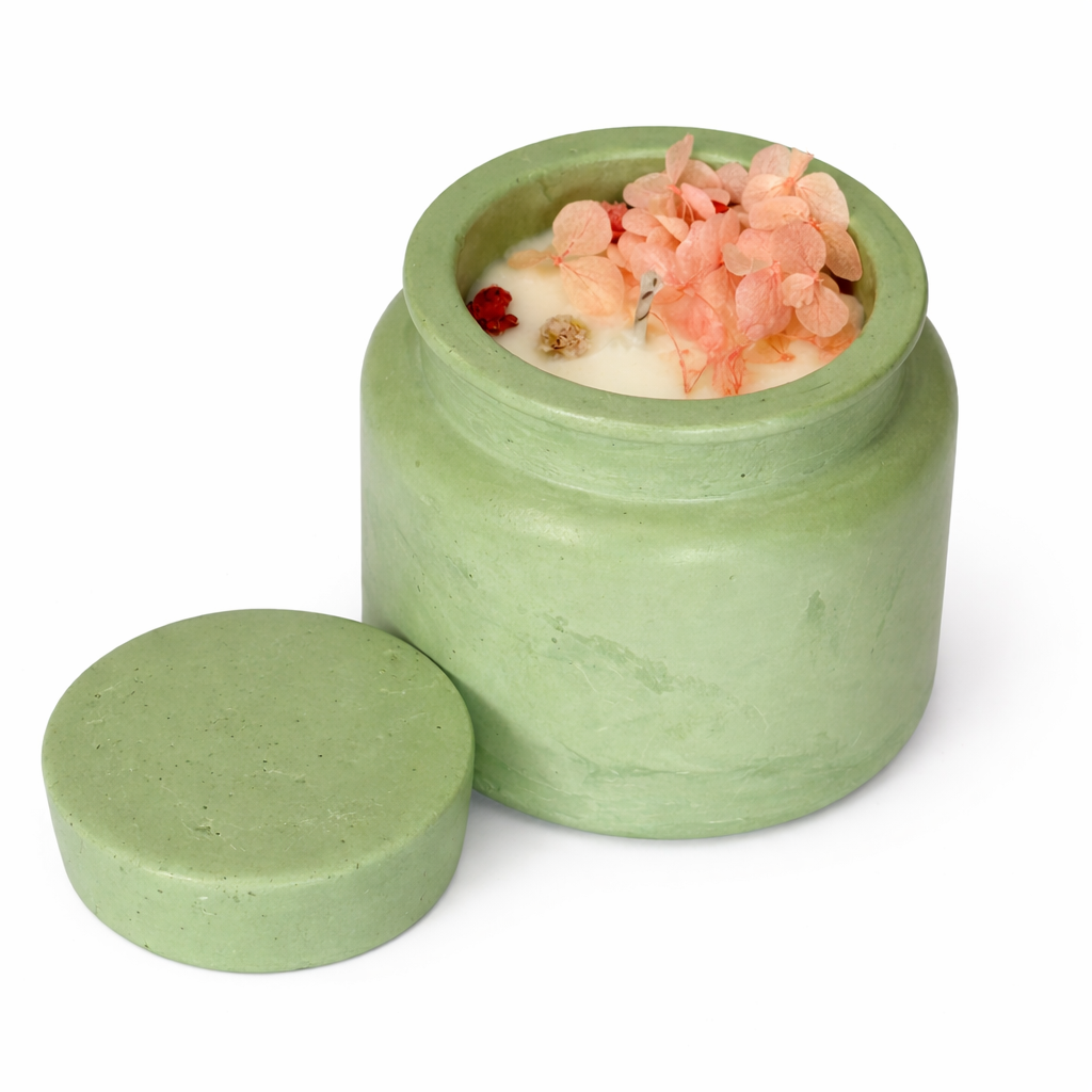 Vela artesanal de Peony – floral / suave (90 g)