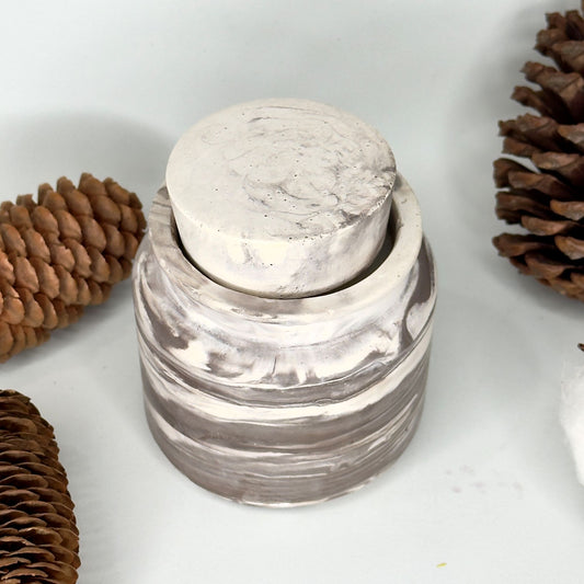 Vela Mármol Blanco-Gris – Luz con Tapa (90g) Navidad 2025