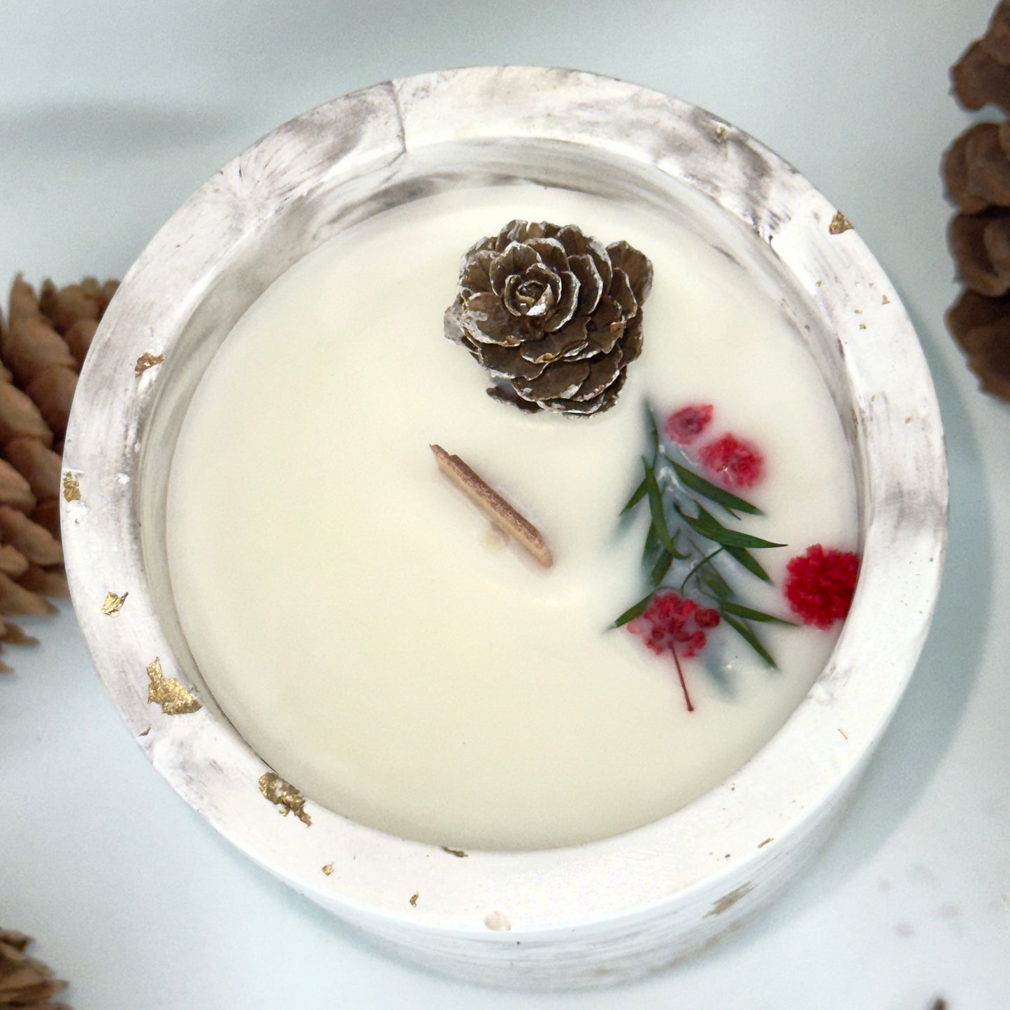 Vela Mármol Blanco-Gris 250g – Aroma Canela Navideña